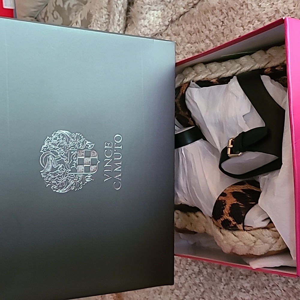 Vince Camuto
